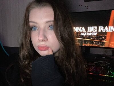 AngelenaCrittendon my favorite suit🥰  5টি ছবি