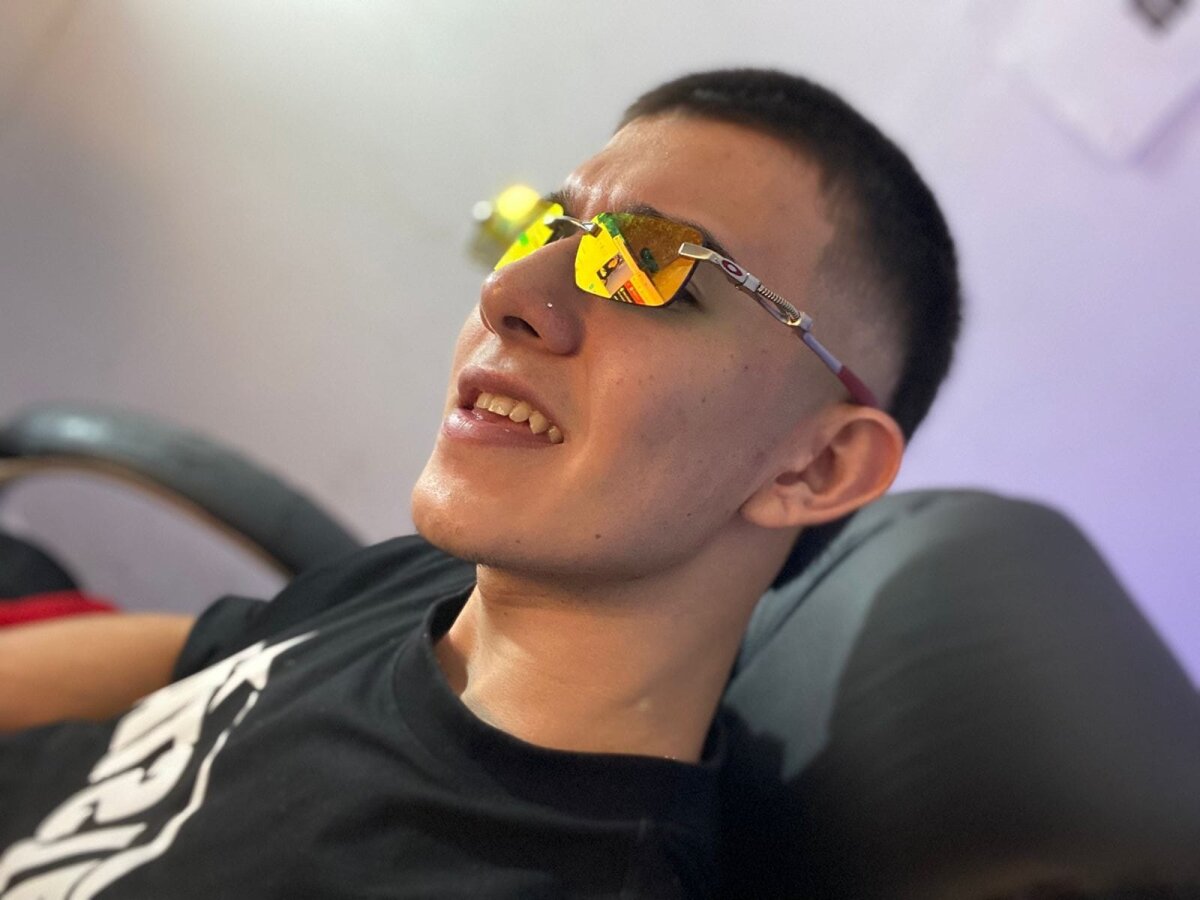 صور Aleck_Boy الرائجة  3391