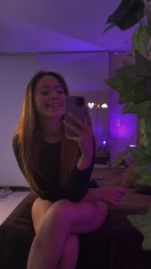 LanaMills_ Beauty in the mirror 🪞🩷 Pic