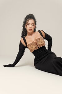 RoseFerrera Sculpted in Gold 👑 Pic 5