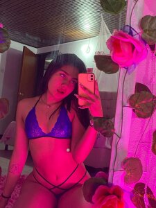 SofiLeon_Pink Public Pic 3