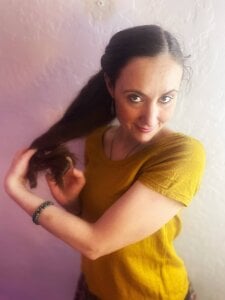 Juliet_Jamess sometimes it's important to feel like just a girl who believes that the sun will always shine зображення