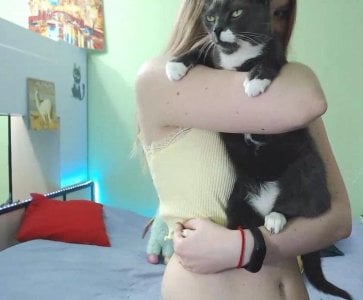 Cuddle_Cat