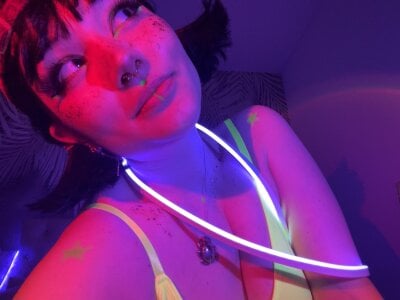 Ungoliant_Kiss Neon Pic 4