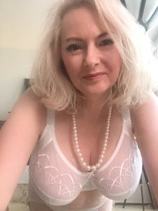 Courtesanannabel Public Pic 5