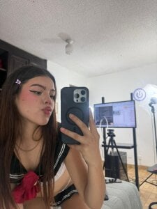 MarianaScott_ tell me I'm your vice Pic