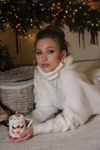 MissEmilyMiller 🎄☕️Cozy Christmas Tease ☕️🎄 사진 8