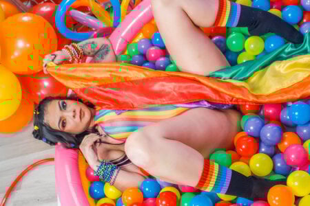 sofiaalarson DO YOU LIKE THE COLORS? 🌈🔥😍 slika