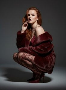 Alice69Fox a little bit about me hehe Bilde 2