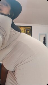 bustyy_juicy 🌸💗happy new year 2026 Pic 2