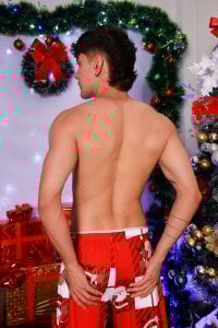 etham_wolf_ Merry christmas Pic 9