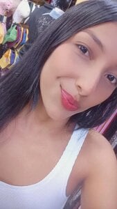 skinnysexzara18 Public Pic 8