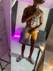 mike_aly Paint me 🎨 Pic 3