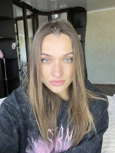 EmmySkyy Public Photo 4