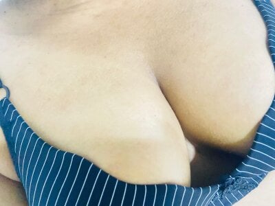 Naughty__Kittty Public Gambar 4