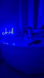 Kamila_Moore_ Public 사진