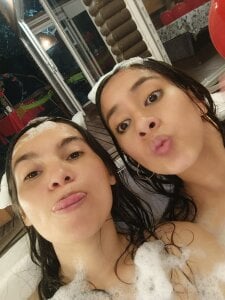 Emily_and_Soffy 🥰foam bath🛀🏻💦 صورة واحدة|Emily_and_Soffy 🥰foam bath🛀🏻💦 صورتان|Emily_and_Soffy 🥰foam bath🛀🏻💦  3 صور|Emily_and_Soffy 🥰foam bath🛀🏻💦  3 صورة