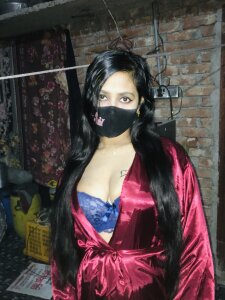 hijabgirl19 Public Pic 5