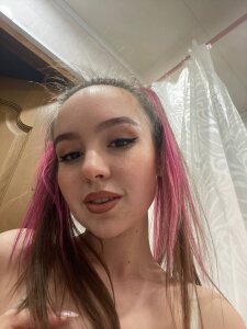 LisaSmiths Shower :) Pic 6