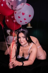 taylor_bennet It's valentine's day ❤️🥰😍🌹🎁 Pic 7