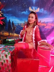 HannaPretthy 🎄I want a warm gift 🎄🎈 Pic 3