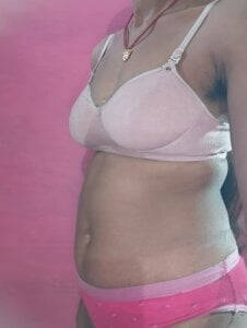 Naughty_SeemaPublic Bild 5