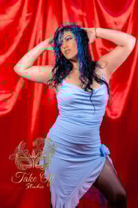 scarleth_blue I love how the color blue looks on me, do you like it? Foto 2