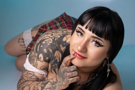 naenia_demon Im back ❤️‍🔥 Pic 3