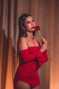 Isabella_Flowers I want you to take off my clothes petal by petal❤🌹🌹 Pic 5