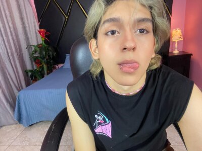 Apolostarr my cute face Pic