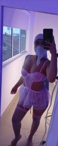 zali_mahamed My curves are glowing today...wanna see why? 👀✨ 사진