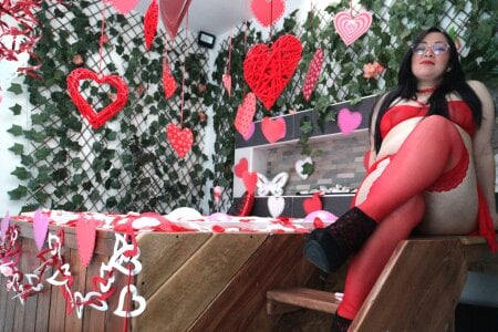 ivy_owen_ kullanıcısının Happy Valentine's Day 🌸🔥😈 albümü -  4 fotoğraf