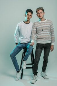 Liam & Kai de kaiborman00  photos