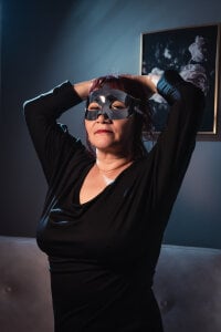 Savvanahh Mask photo session 🎭 Pic 3