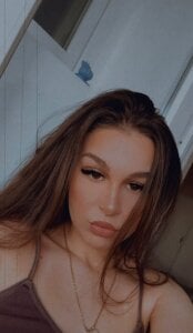 LouannaHart Public Pic 3