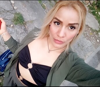 april_gold_ casual 😋😋😋 Pic