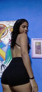 Emily_hot26 Public Pic 5