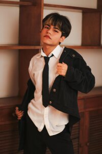 Kao_Stik Public Pic 4