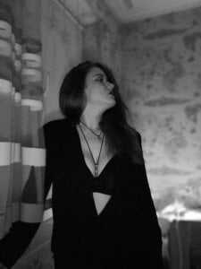 Kathleen_Graham Public  2টি ছবি