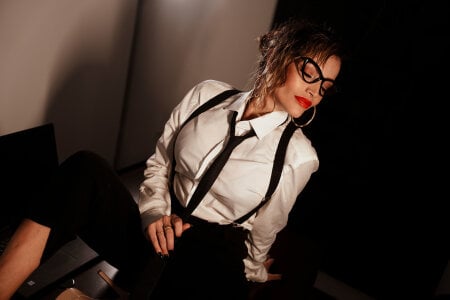 daiila_jonnes Let me be your naughty teacher Pic 2