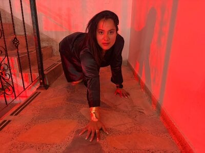 Leonis-O Ready for your attention 👑😍 Pic 5