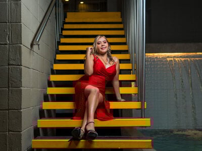 MelodySanz Cute grin, wicked plan Pic 6