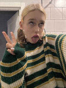 miss_barbie111 Sweet girl with blue eyes mmm Billede 4