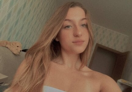 KateEvans Public Pic 3