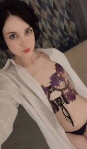 AllynHagie Temptation in the frame 🔥 Pic 4