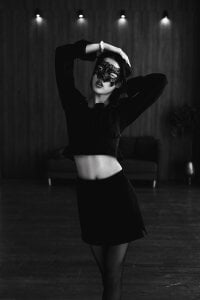 HelenBlazeTrt Black and White Bilde 5