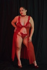 janecullen red girl Pic 3