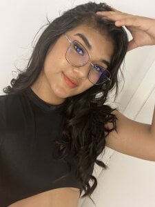 _Ananyaa_lovd There are looks that reveal better than hands Pic 3