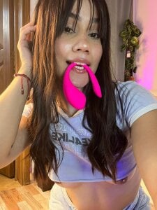 lizzy_kane Ya tengo lush para tener tus vibras dentro de mi 🌸💟 Pic 6