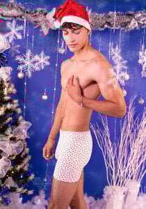 AlessioVitale: ❄️😏 Cold night… hot body. ( фото)